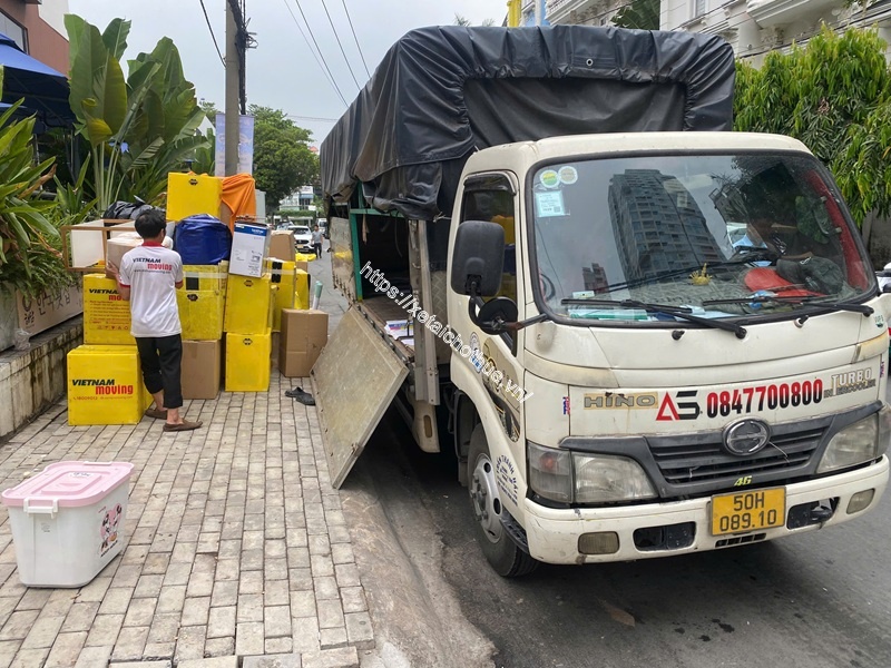 Thuê xe tải chở đồ đạc không lo cồng kềnh, đội ngũ An Sương luôn hỗ trợ hết mình