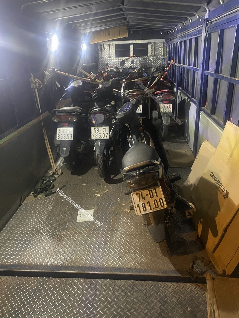 Bốc xếp xe máy dễ dàng, vận chuyển nhanh gọn, tiết kiệm chi phí tối đa