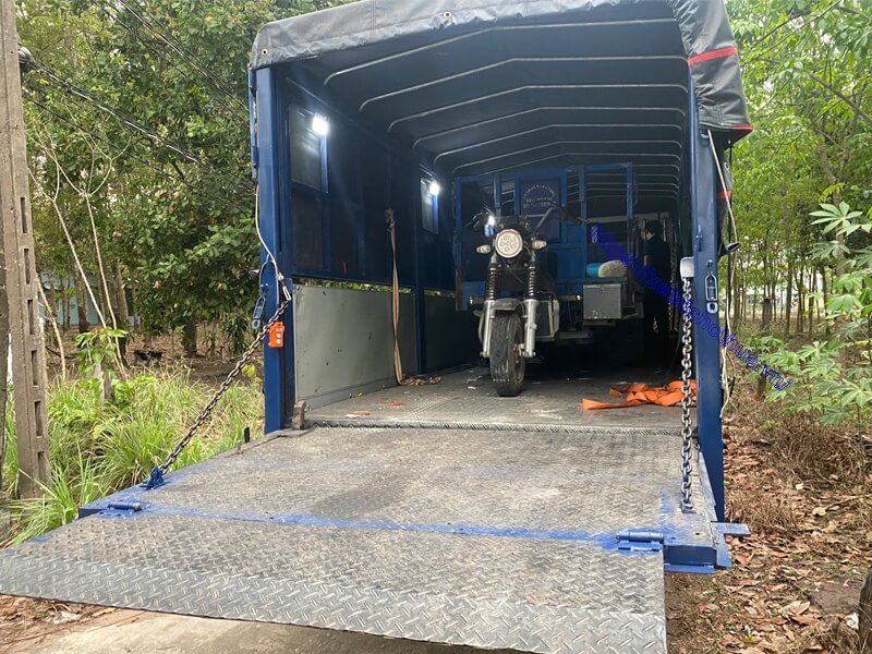 Hàng hóa cồng kềnh như máy móc công nghiệp