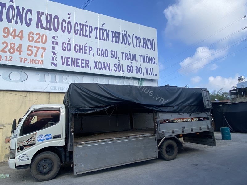 Thuê xe tải thùng dài kín chở gỗ cho kho gỗ – xưởng mộc – cửa hàng nội thất.