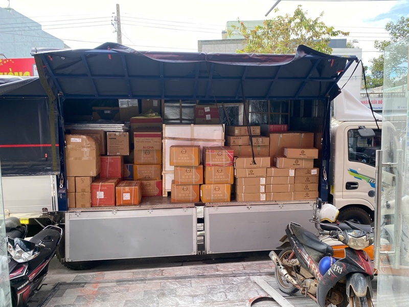 Cho thuê xe tải dài 6m cao 2m chở hàng hóa về quê giá rẻ