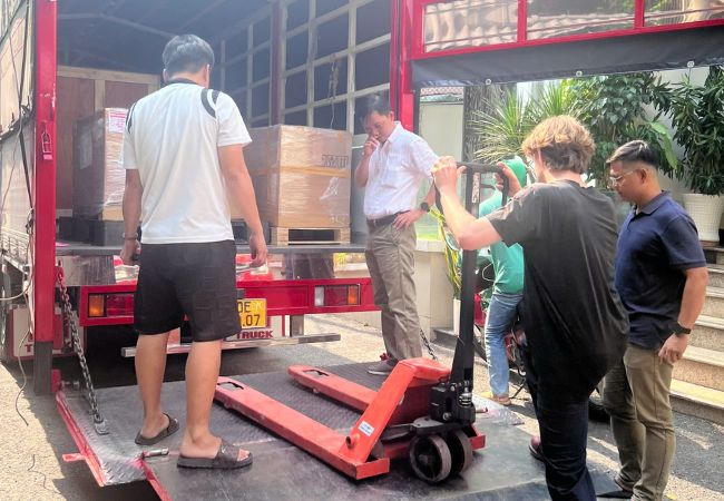 Xe tải chuyển kho xưởng tại TP.HCM